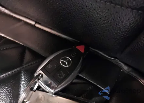 2016 Mercedes-Benz C 300 4Matic z USA, uszkodzony, nr VIN 55SWF4KB1GU134816